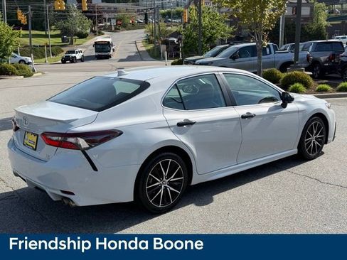 Used 2023 Toyota Camry SE w/ Convenience Package AWD/4WD image 5