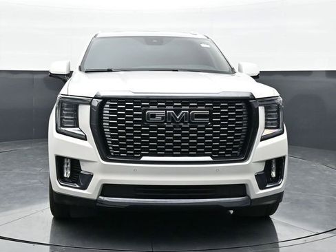 Used 2023 GMC Yukon XL Denali Ultimate image 2