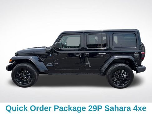 Used 2025 Jeep Wrangler Unlimited Sahara w/ Safety Group AWD/4WD image 3