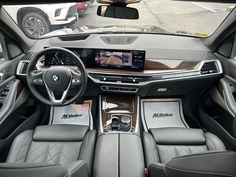 Used 2025 BMW X5 xDrive40i w/ Premium Package image 25