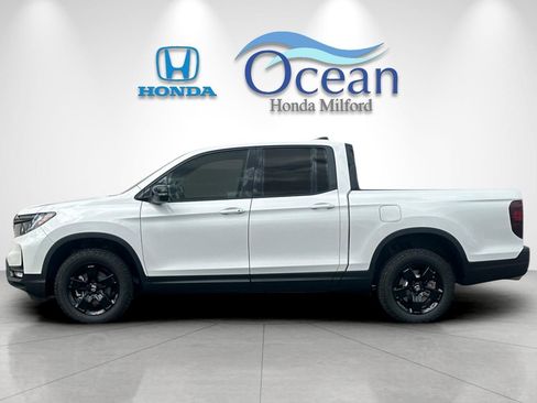 New 2026 Honda Ridgeline Black Edition image 2