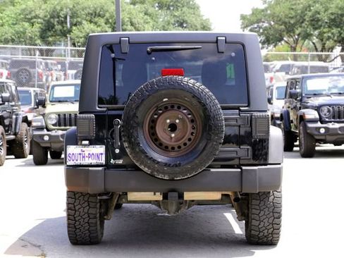 Used 2018 Jeep Wrangler Unlimited Sport w/ Connectivity Group AWD/4WD image 6