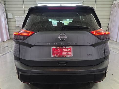 Used 2025 Nissan Rogue SV AWD/4WD image 8