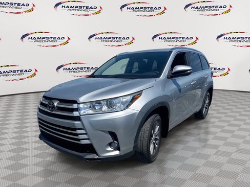 Used 2018 Toyota Highlander XLE AWD/4WD image 1