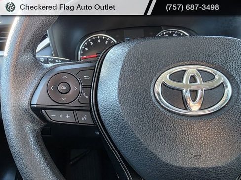 Used 2021 Toyota RAV4 LE image 26