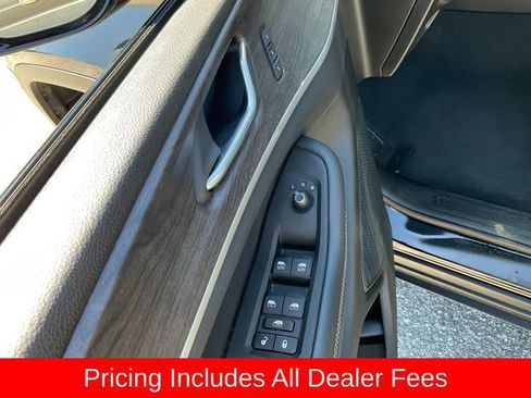 Used 2023 Jeep Grand Cherokee Limited w/ Luxury Tech Group II AWD/4WD image 8