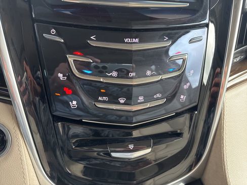 Used 2019 Cadillac Escalade Luxury AWD/4WD image 35