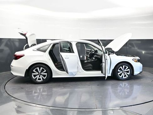 Certified 2025 Honda Civic LX image 40