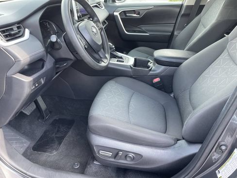 Used 2024 Toyota RAV4 XLE AWD/4WD image 9