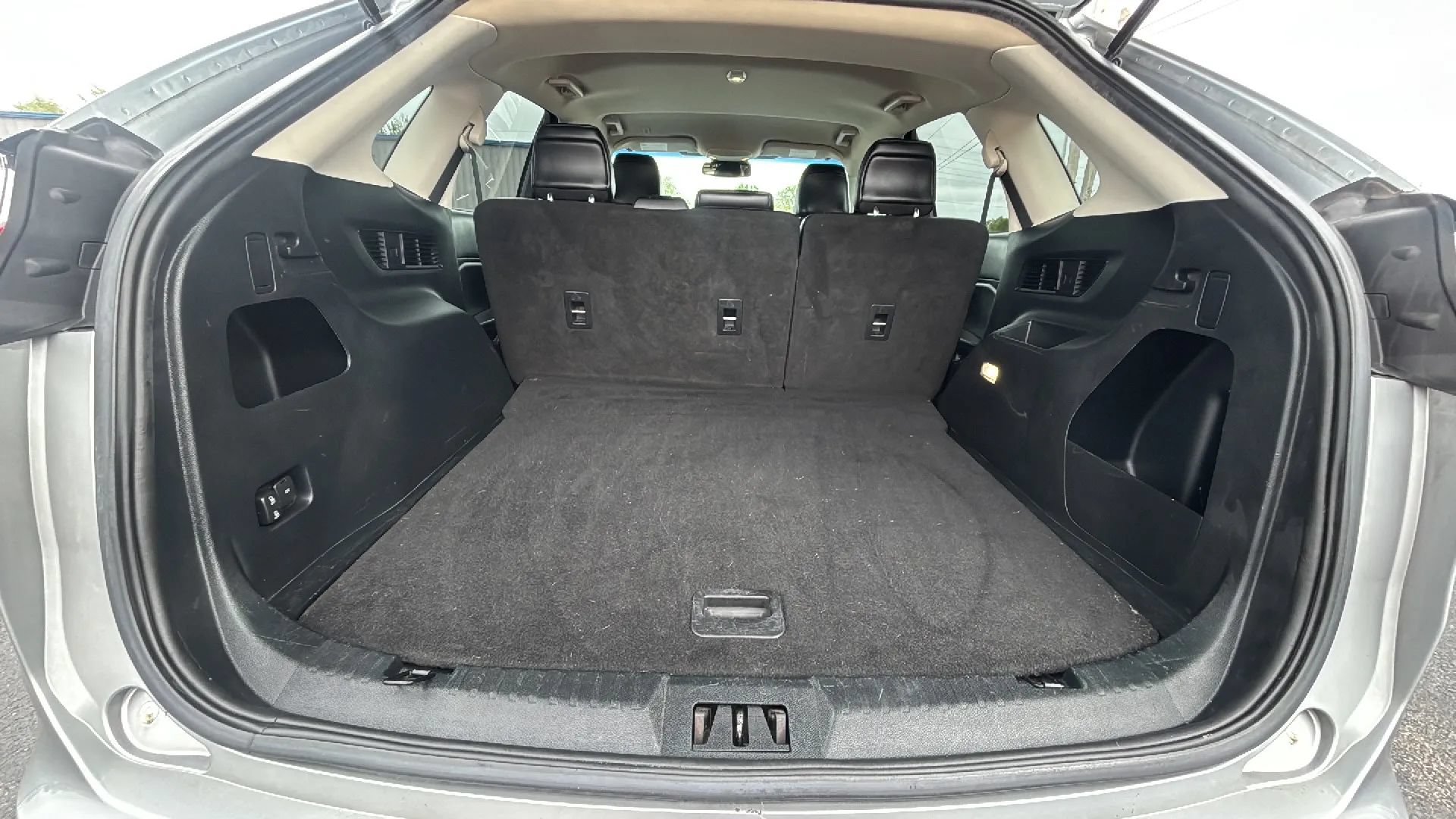 Used 2020 Ford Edge SEL FWD image 31