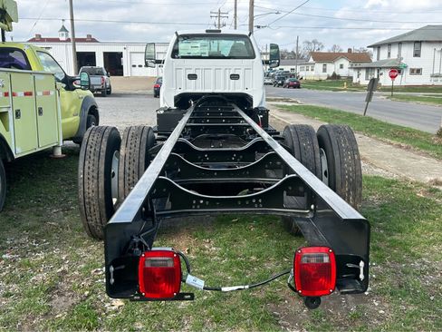 New 2027 Ford F650 2WD Regular Cab Super Duty image 3