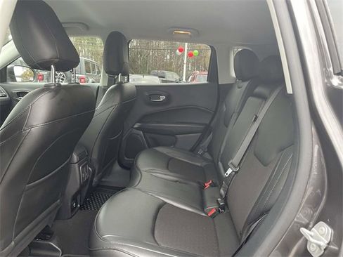 Used 2021 Jeep Compass Latitude image 10