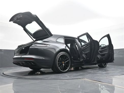 Certified 2023 Porsche Panamera 4 w/ Assistance Package image 27
