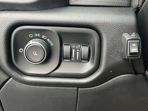 Used 2019 RAM 2500 Big Horn image 39