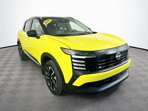 Certified 2025 Nissan Kicks SR FWD image 2