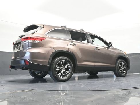Used 2019 Toyota Highlander LE FWD image 58