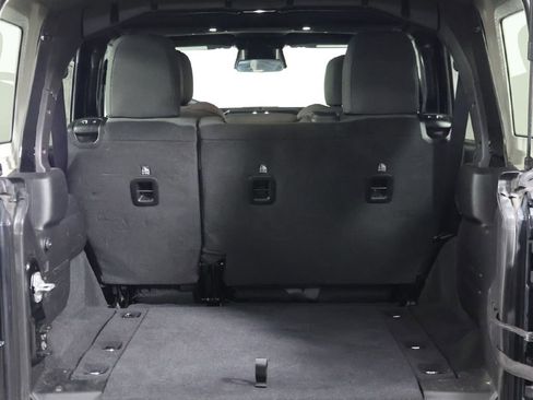 Used 2025 Jeep Wrangler Unlimited Sport AWD/4WD image 17