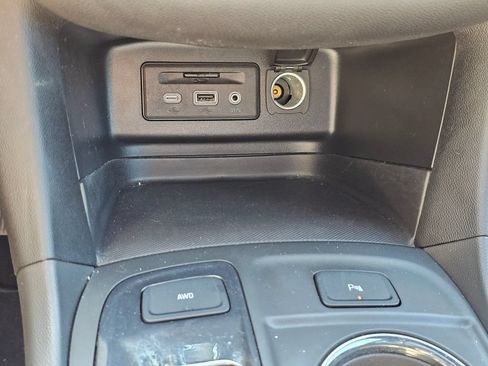 Used 2023 Chevrolet Equinox RS w/ RS Leather Package AWD/4WD image 24