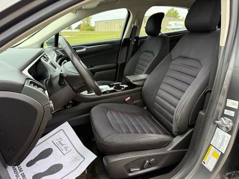 Used 2014 Ford Fusion SE w/ Equipment Group 201A FWD image 15