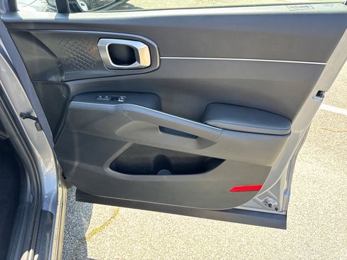 Certified 2022 Kia Sorento LX image 14