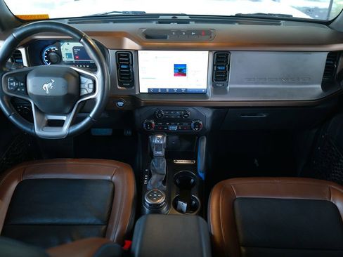 Used 2022 Ford Bronco Outer Banks image 15