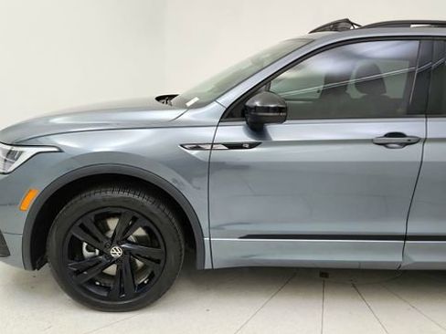 Used 2023 Volkswagen Tiguan SE R-Line image 9