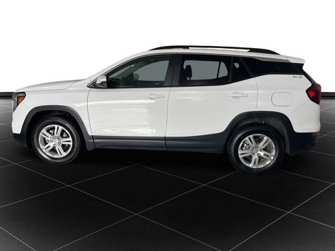 Used 2024 GMC Terrain SLE w/ Driver Convenience Package AWD/4WD image 2