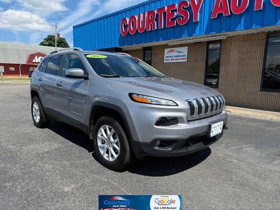Used 2017 Jeep Cherokee Latitude w/ Cold Weather Group