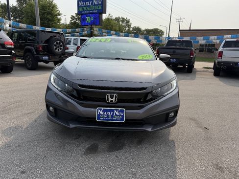 Used 2019 Honda Civic Sport image 2