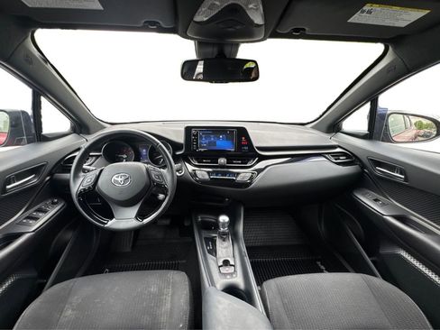 Used 2018 Toyota C-HR XLE FWD image 25