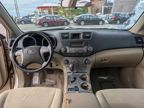 Used 2010 Toyota Highlander 4WD image 10