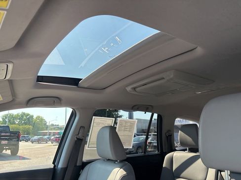 Used 2017 Honda Pilot Touring image 24