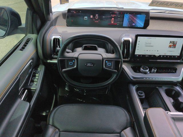 Used 2025 Ford Expedition Tremor AWD/4WD image 18