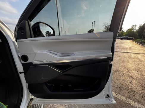 Used 2025 Lincoln Navigator Reserve AWD/4WD image 24