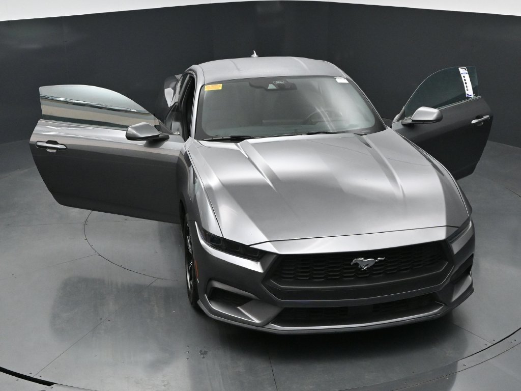Used 2025 Ford Mustang Coupe RWD image 30