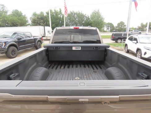 Used 2023 Ford F350 Lariat w/ Lariat Ultimate Package AWD/4WD image 12