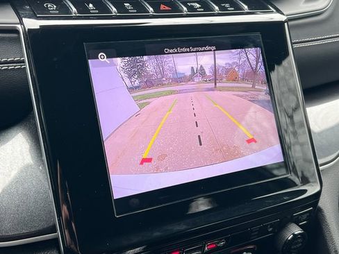 Used 2023 Jeep Grand Cherokee L Laredo image 25