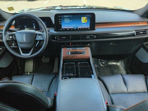 Used 2025 Lincoln Aviator Black Label w/ Black Label Special Edition AWD/4WD image 15