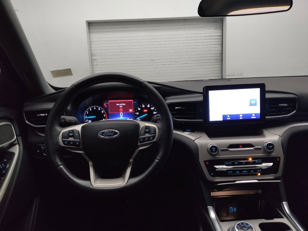 Used 2024 Ford Explorer XLT w/ Equipment Group 202A RWD image 22