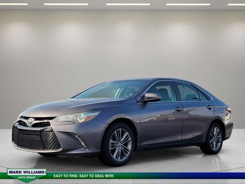 Used 2015 Toyota Camry SE FWD image 8