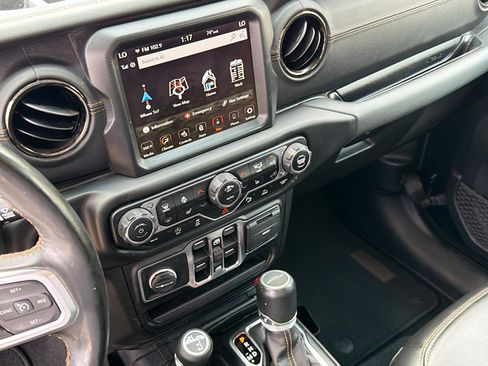 Used 2021 Jeep Gladiator Overland AWD/4WD image 25