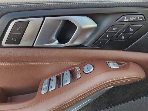 Used 2024 BMW X7 xDrive40i w/ Executive Package image 18