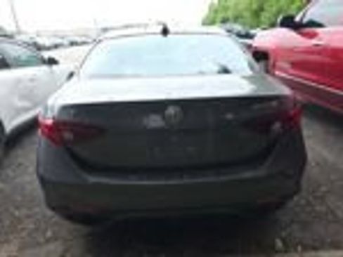 Used 2023 Alfa Romeo Giulia Veloce AWD/4WD image 4