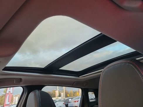 New 2026 Nissan Kicks SR w/ SR Premium Package image 11