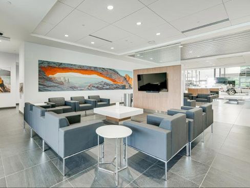 Used 2024 Jeep Grand Cherokee L Limited w/ Luxury Tech Group II image 21