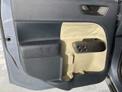 Used 2025 Ford Maverick Lariat w/ 4K Tow Package image 30