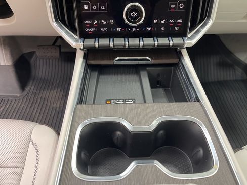 New 2026 GMC Acadia Denali w/ Super Cruise Package FWD image 18