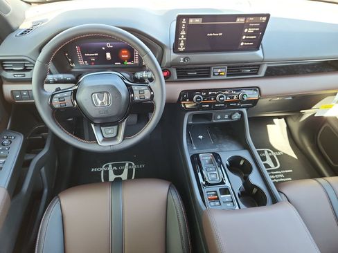 Certified 2026 Honda Pilot TrailSport image 12