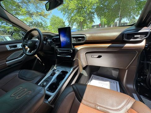 Used 2021 Ford Explorer King Ranch w/ Premium Technology Package AWD/4WD image 10