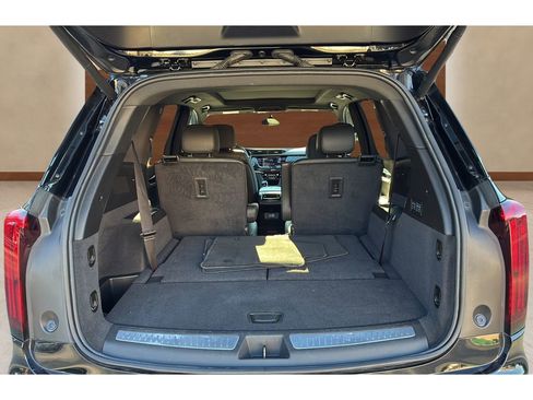 Certified 2025 Cadillac XT6 Premium Luxury image 17